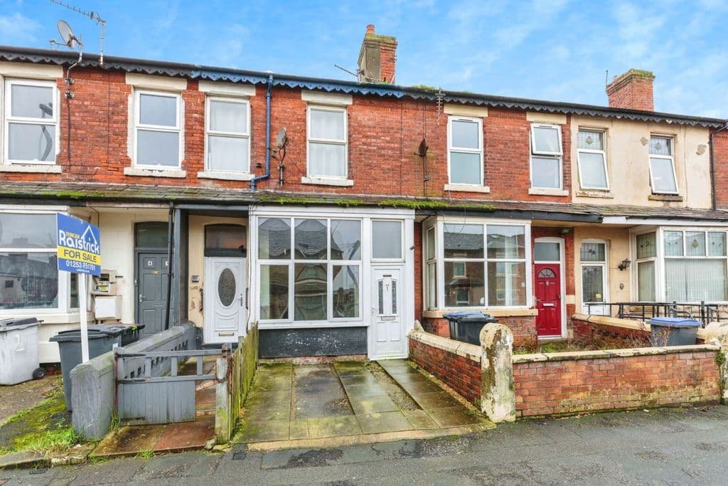 FY1 property